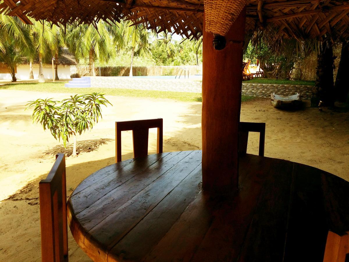 Roshanne Beach Resort Kalpitiya Exterior photo