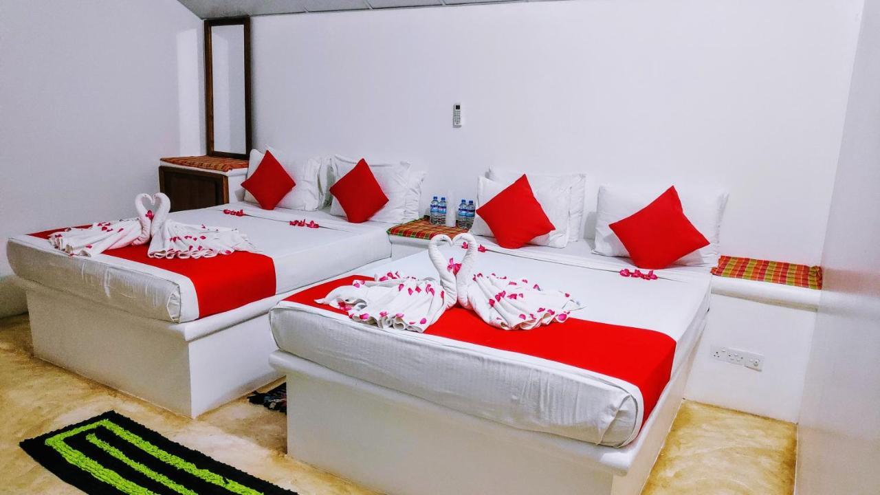Roshanne Beach Resort Kalpitiya Exterior photo
